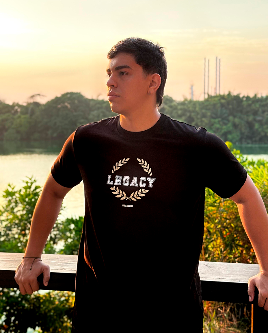 Camiseta NEGRA Estampado pecho LEGACY HONOR
