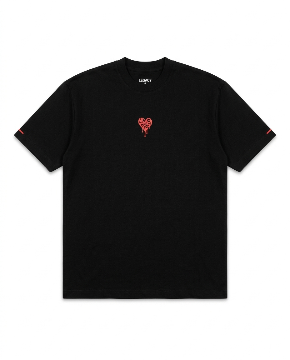 Camiseta NEGRA Oversize Corazón Rojo 300G – Own who you are.