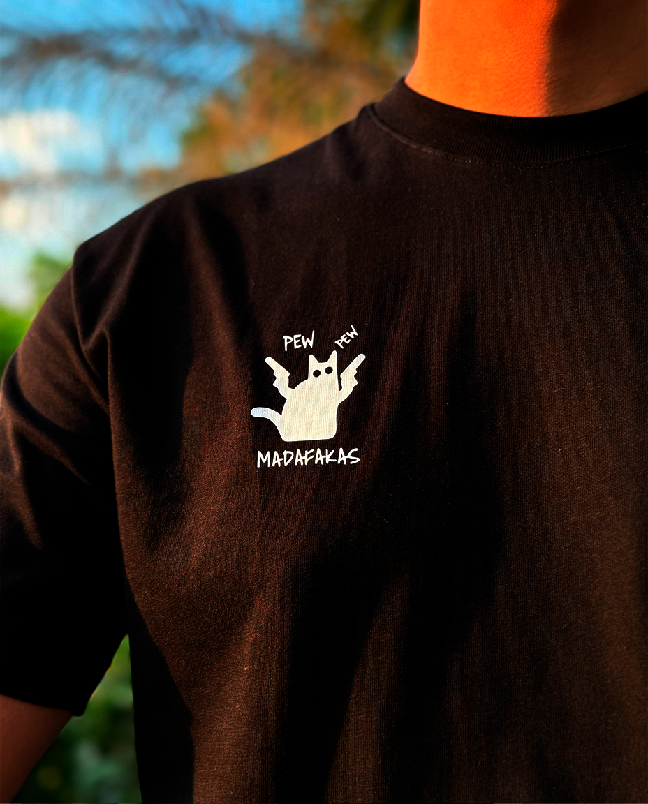 Camiseta NEGRA Gato Libre OVERSIZE